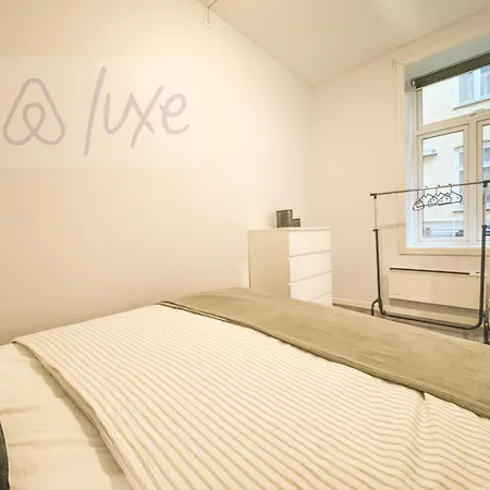 Modern King Bed Fast Wifi Relax *