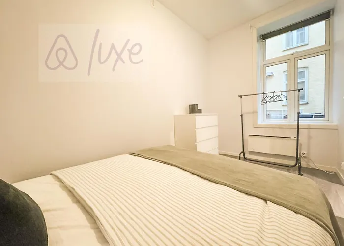 Modern King Bed Fast Wifi Relax *