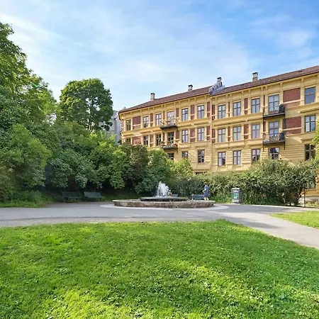 Modern King Bed Fast Wifi Relax *